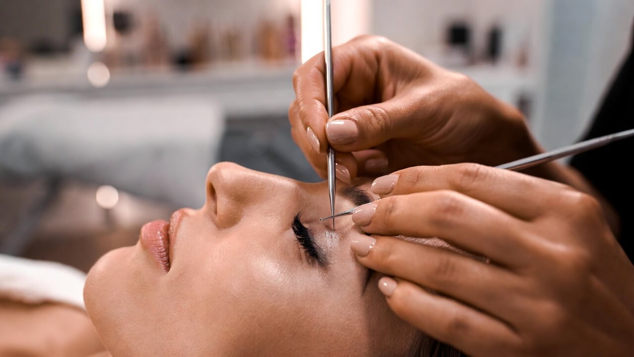 Wimperextensions en wenkbrauwsjablonen